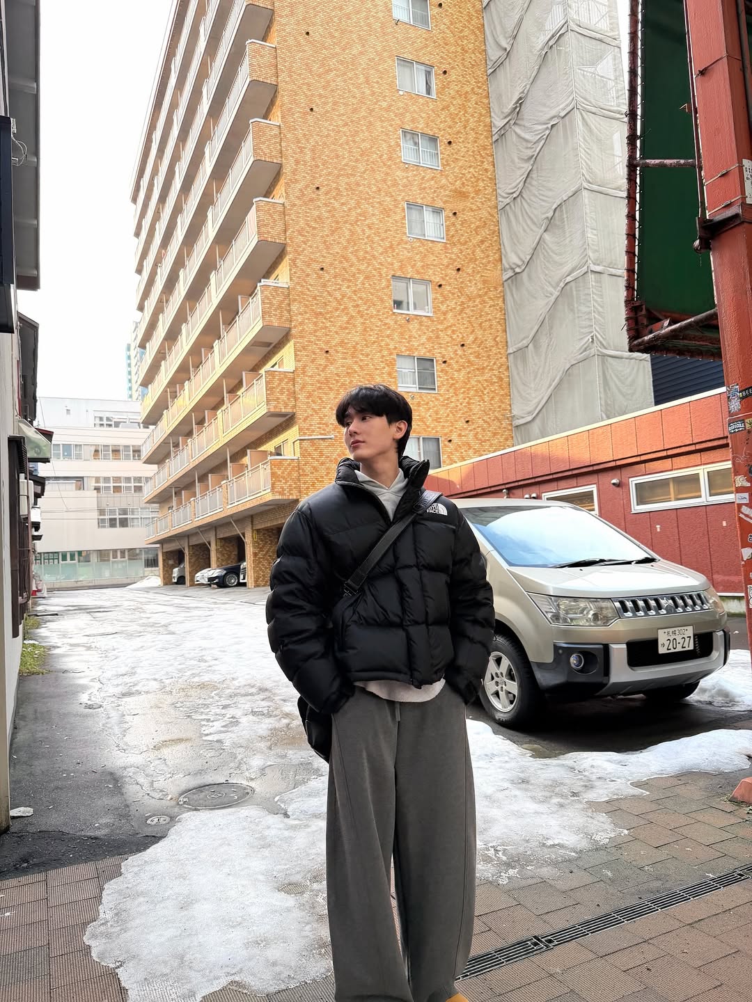 บุ๊ค - กษิดิ์เดช ปลูกผล