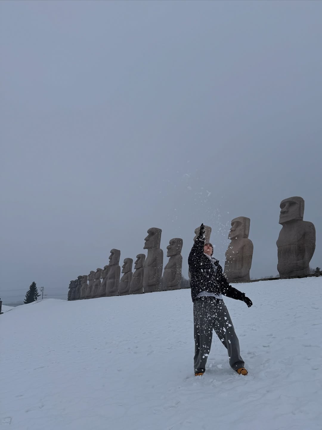 บุ๊ค - กษิดิ์เดช ปลูกผล