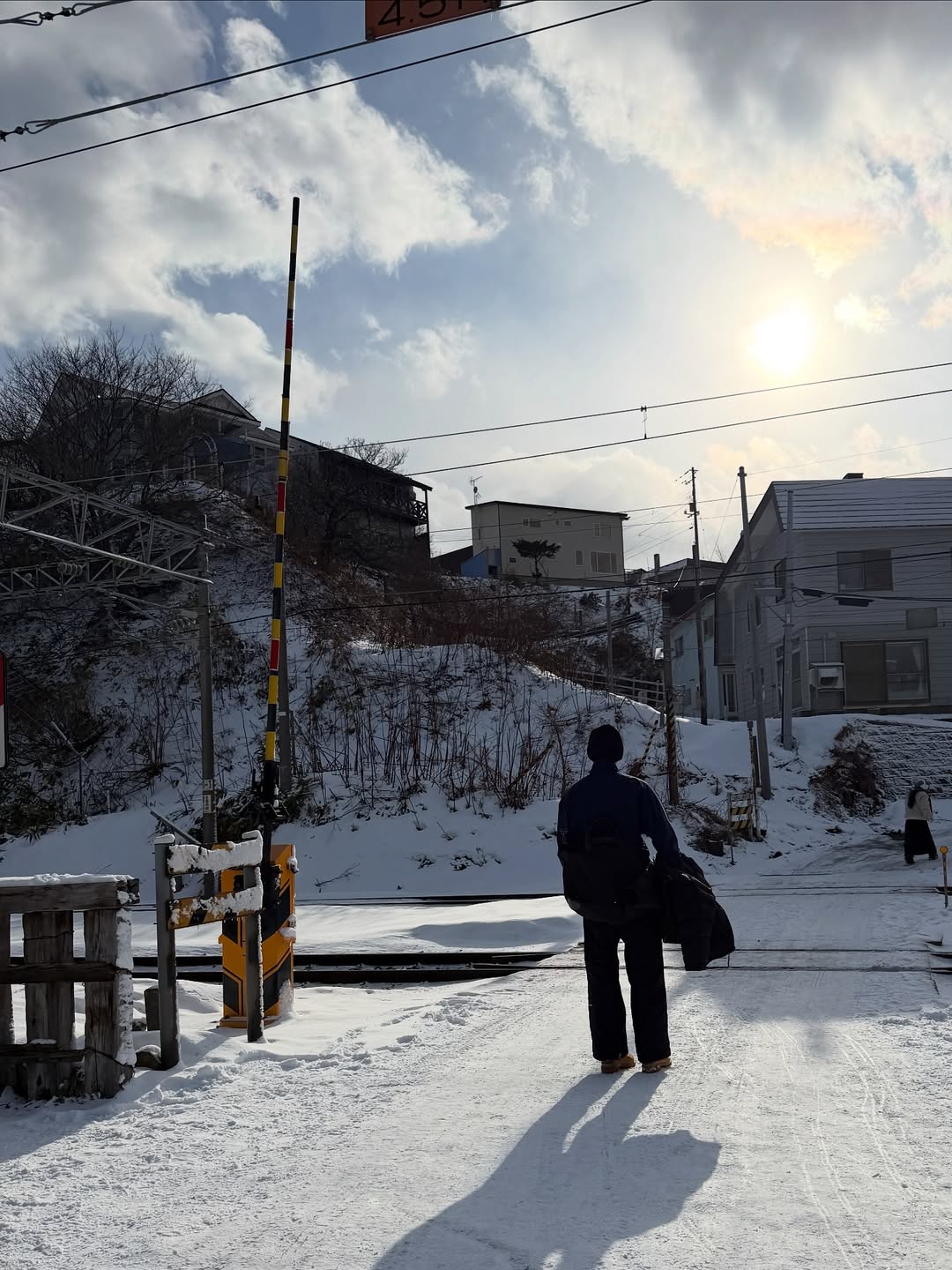 บุ๊ค - กษิดิ์เดช ปลูกผล