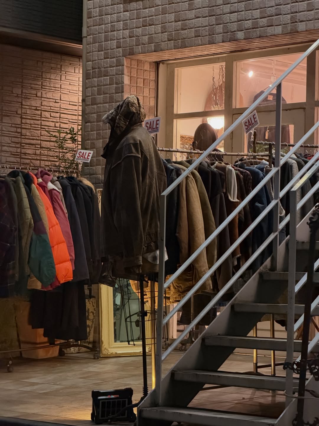 บุ๊ค - กษิดิ์เดช ปลูกผล