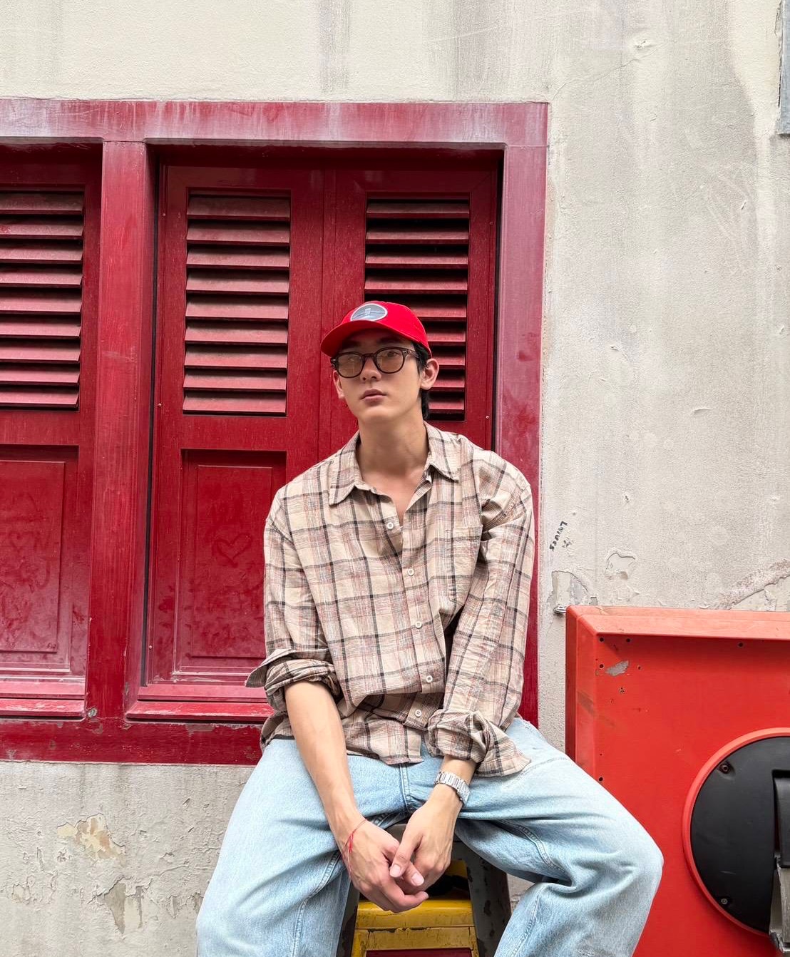 บุ๊ค - กษิดิ์เดช ปลูกผล