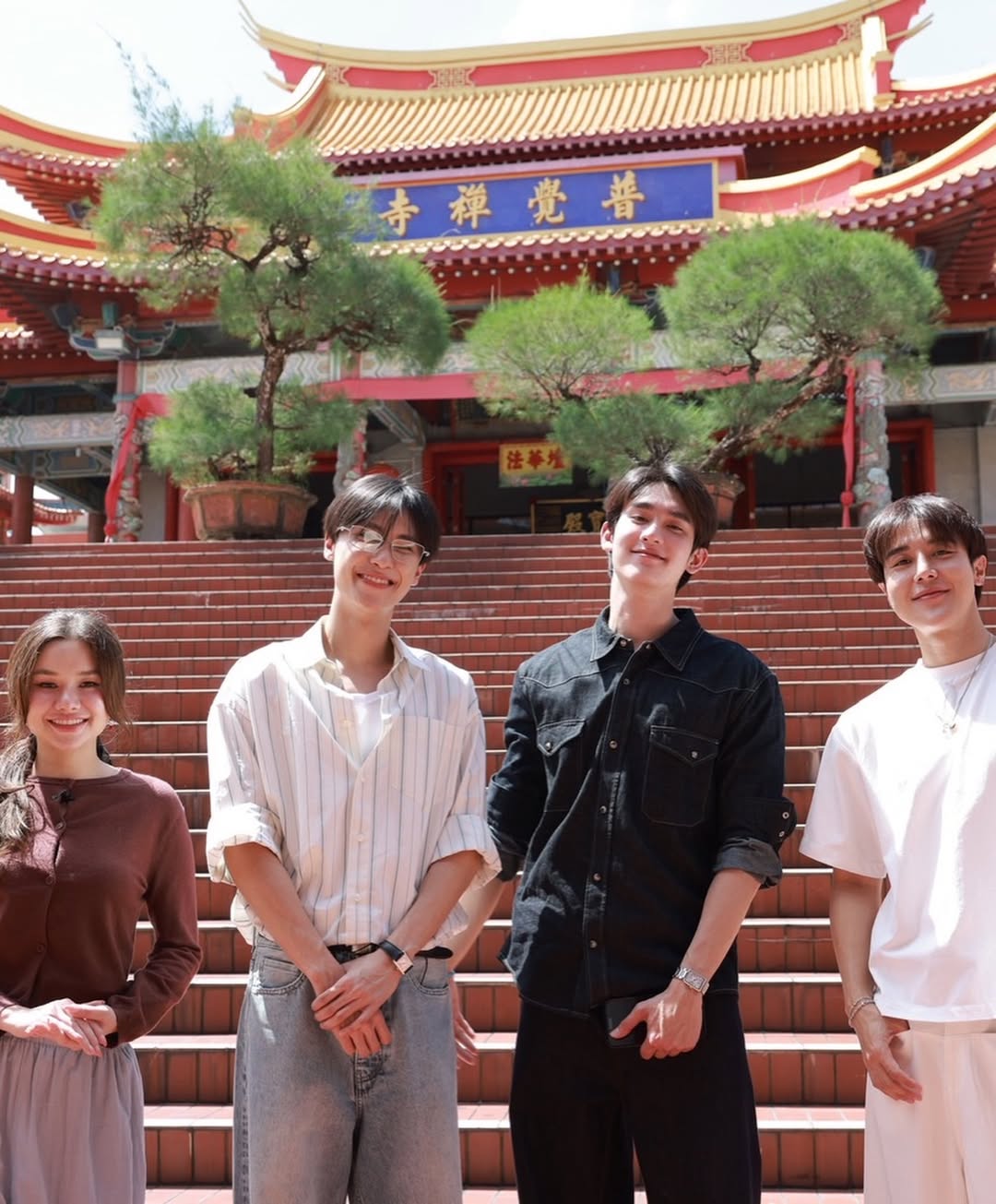 บุ๊ค - กษิดิ์เดช ปลูกผล