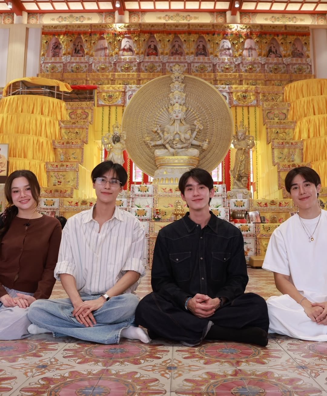 บุ๊ค - กษิดิ์เดช ปลูกผล