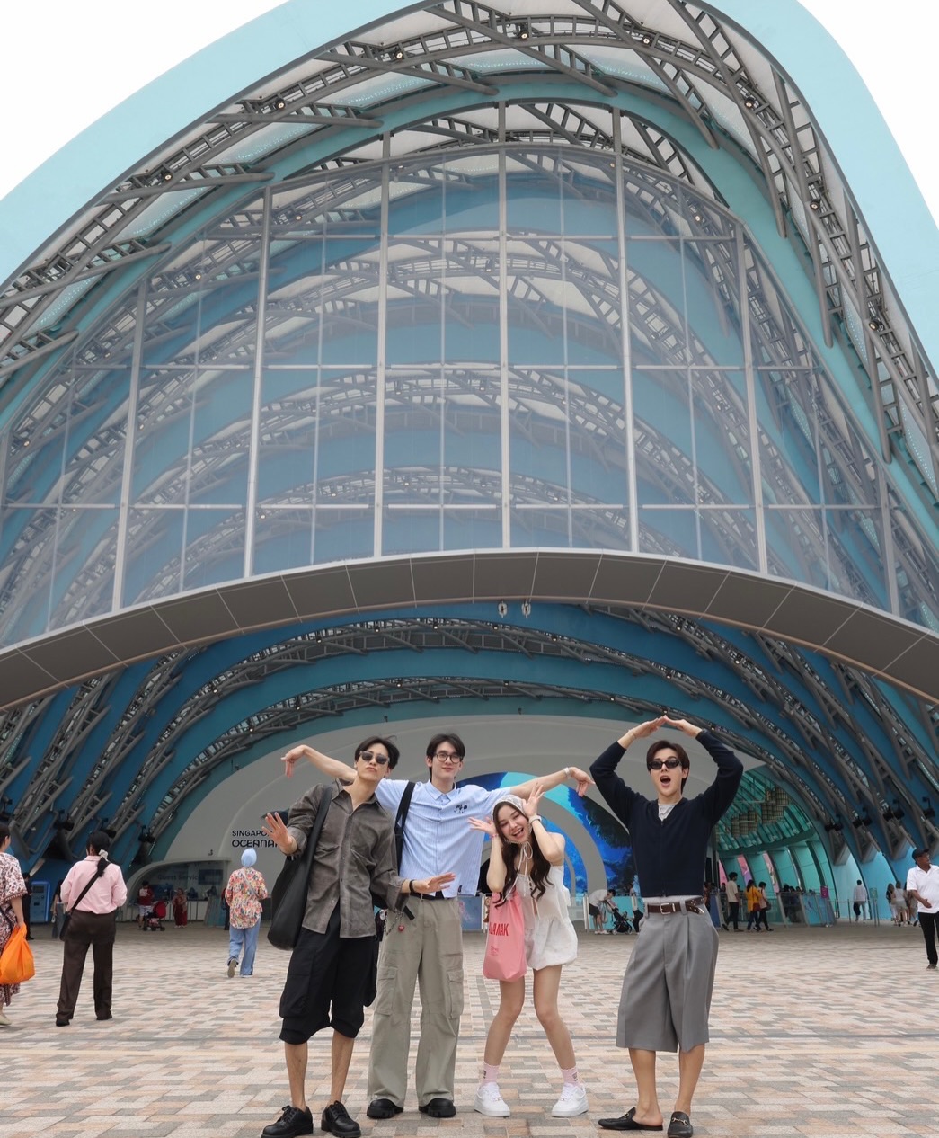 บุ๊ค - กษิดิ์เดช ปลูกผล