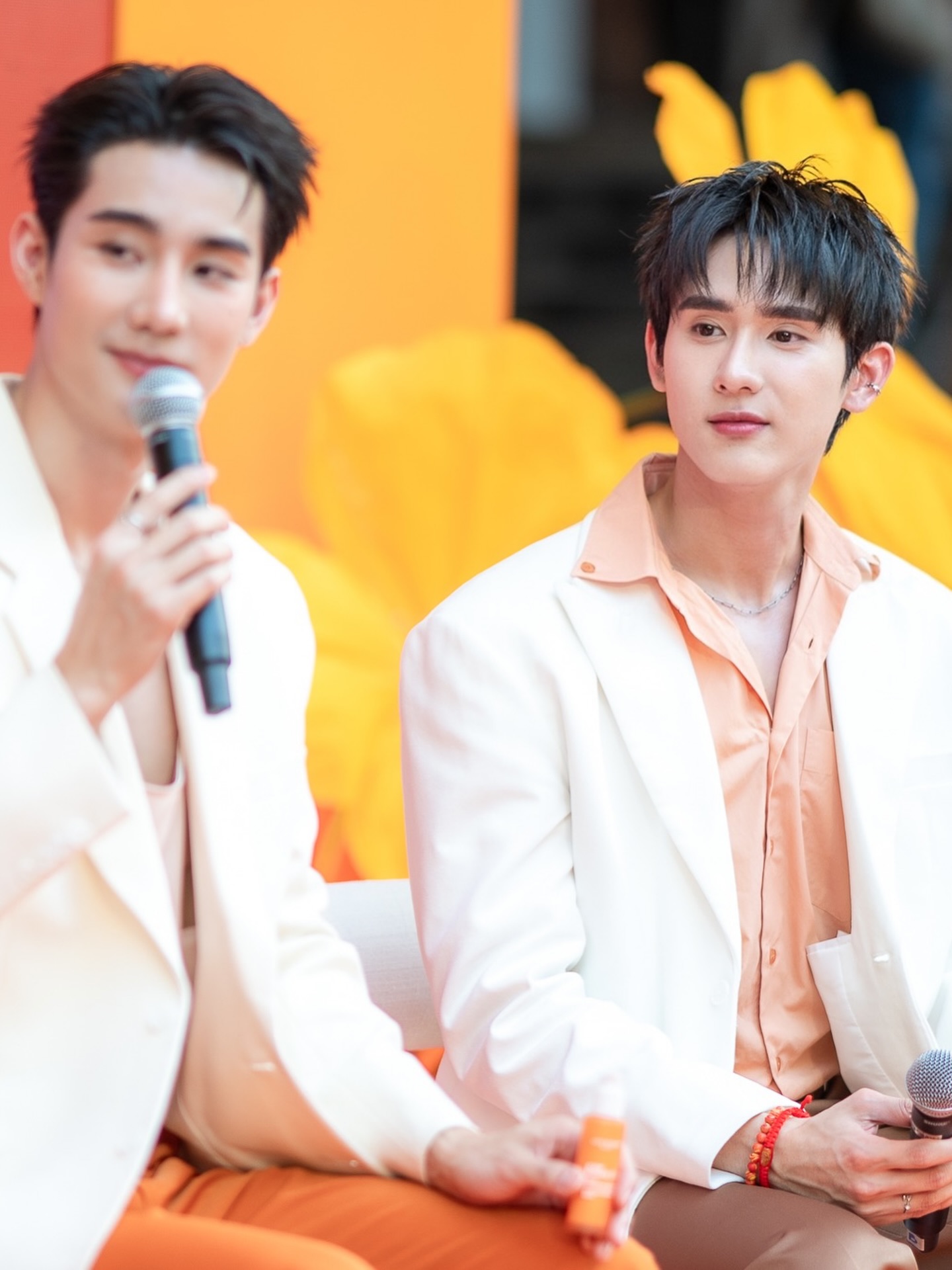 บุ๊ค - กษิดิ์เดช ปลูกผล