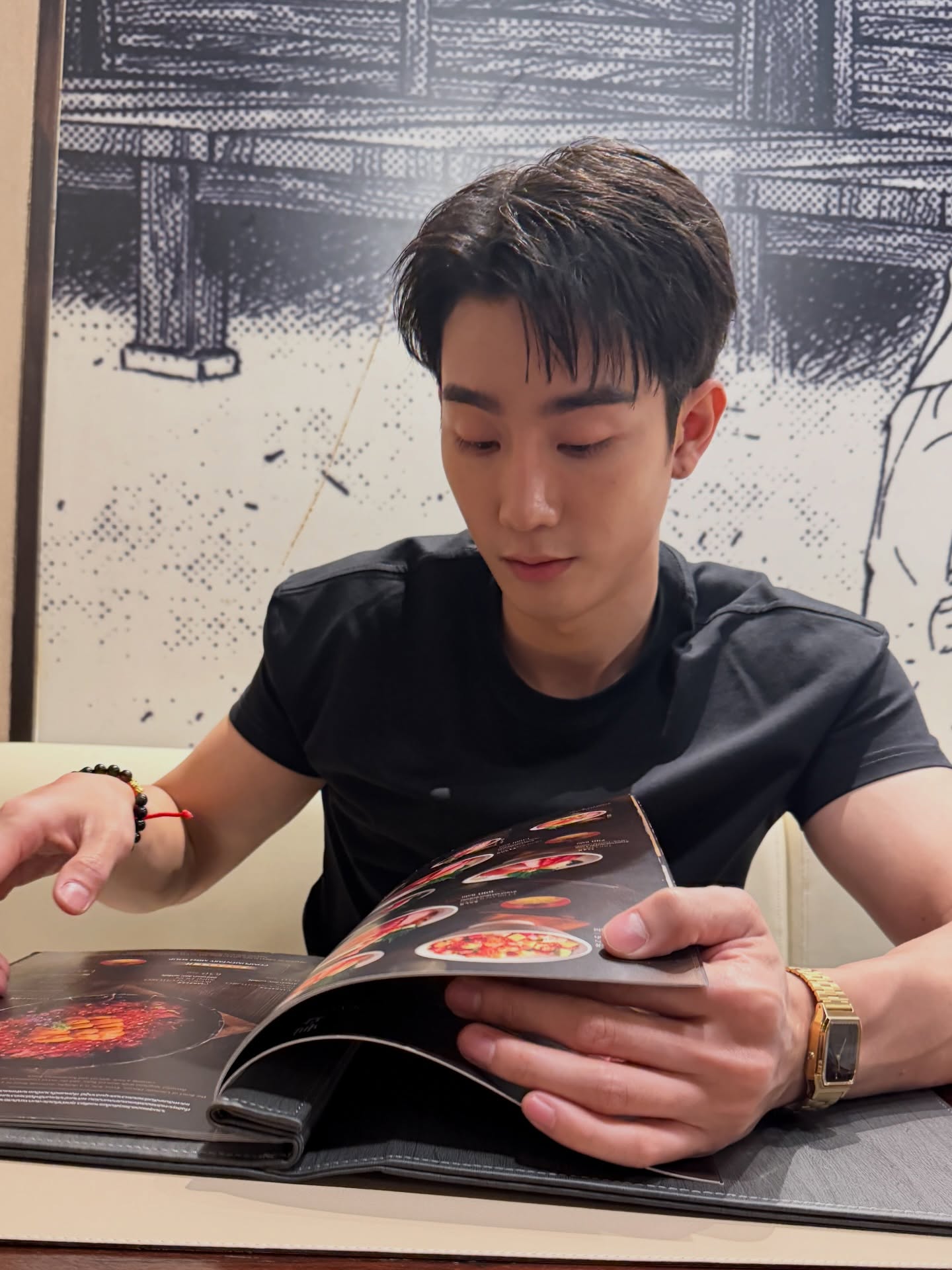 บุ๊ค - กษิดิ์เดช ปลูกผล