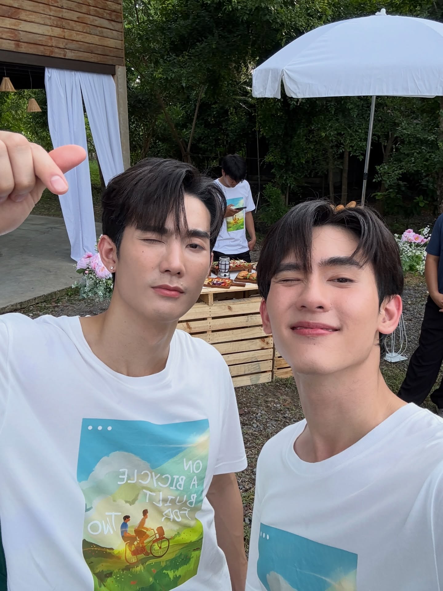 บุ๊ค - กษิดิ์เดช ปลูกผล