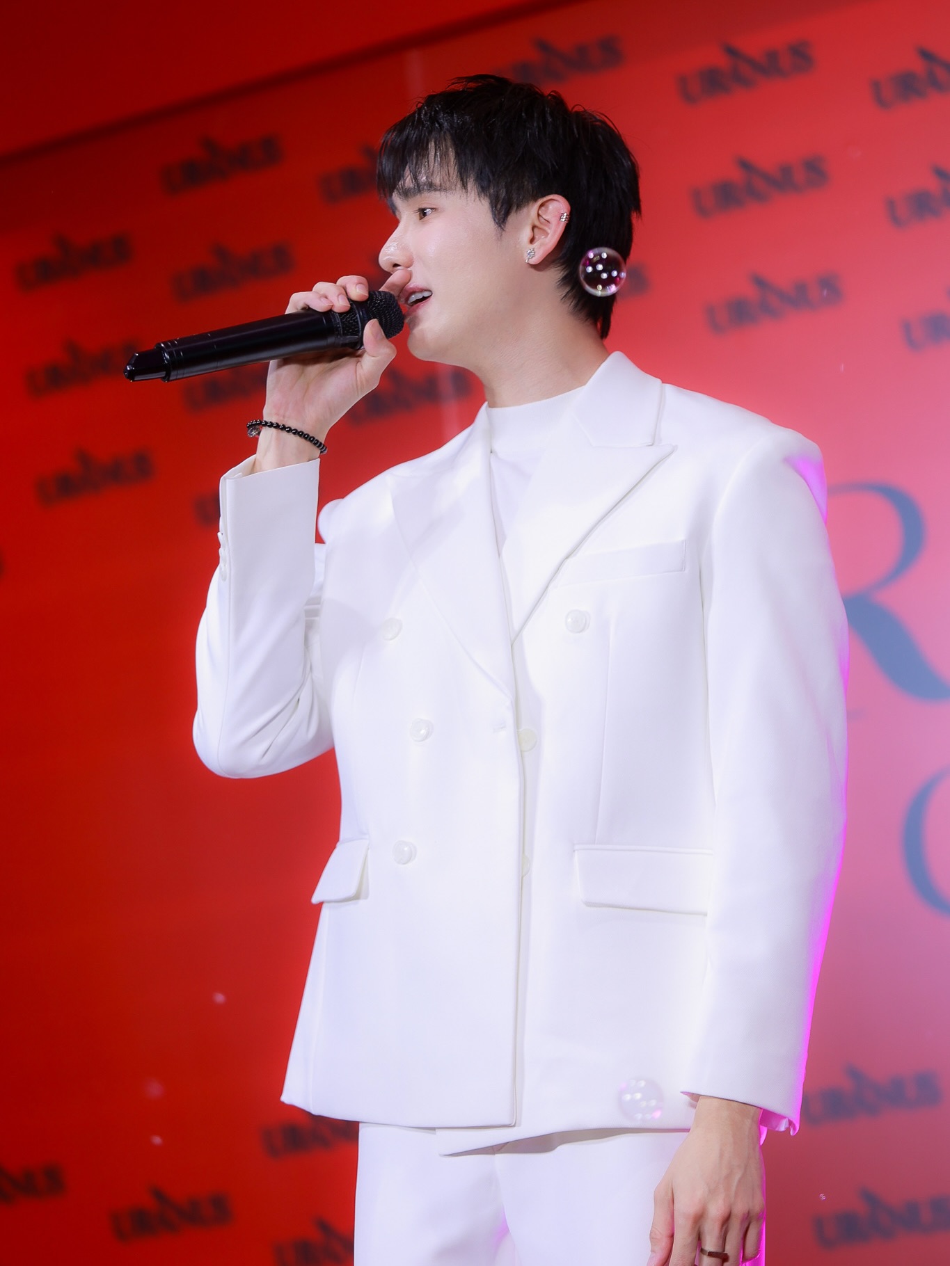 บุ๊ค - กษิดิ์เดช ปลูกผล