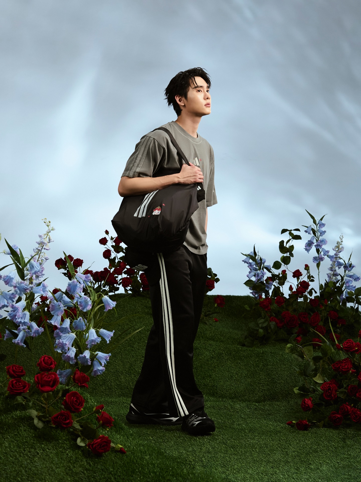 บุ๊ค - กษิดิ์เดช ปลูกผล