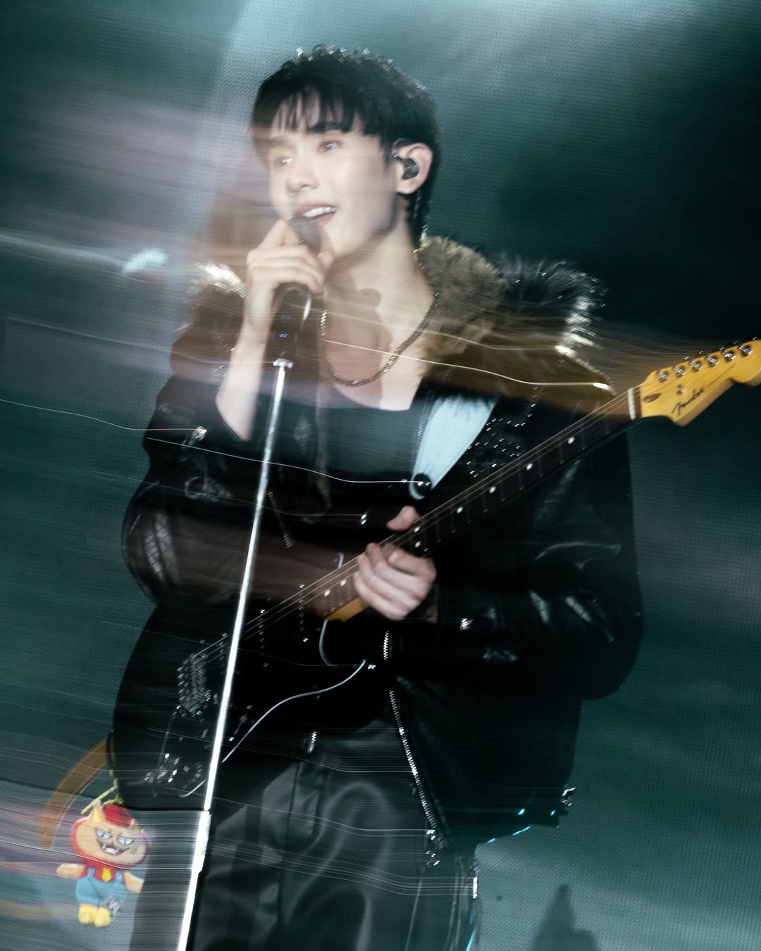 บุ๊ค - กษิดิ์เดช ปลูกผล