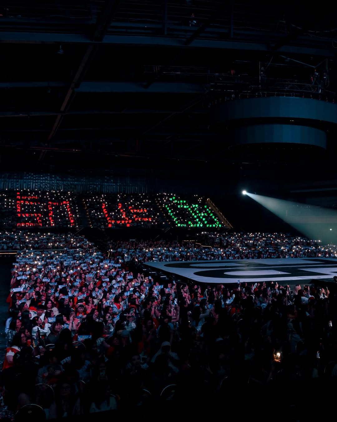 บุ๊ค - กษิดิ์เดช ปลูกผล