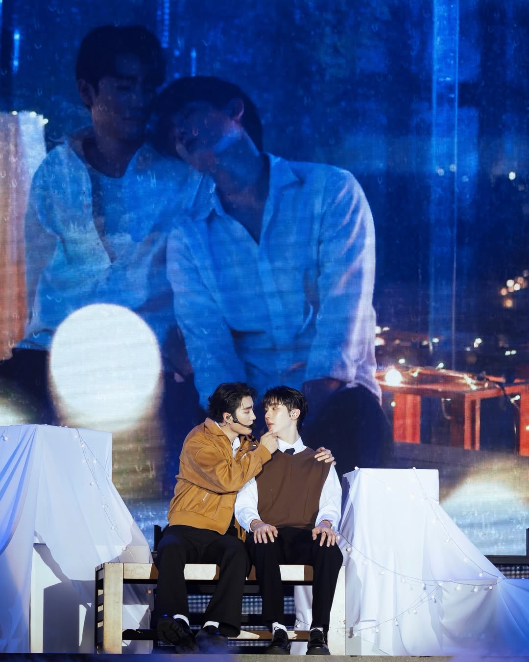 บุ๊ค - กษิดิ์เดช ปลูกผล