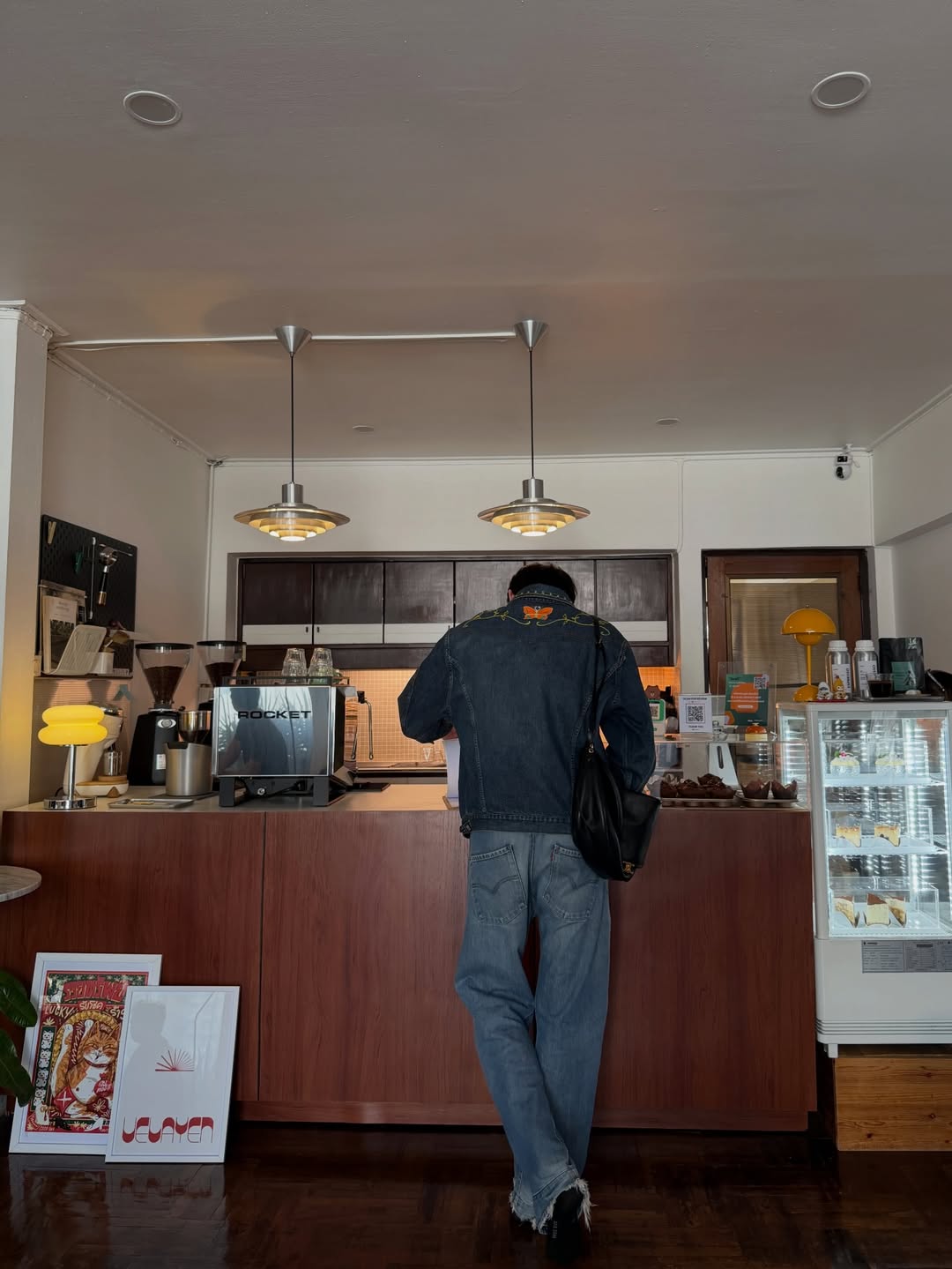 บุ๊ค - กษิดิ์เดช ปลูกผล