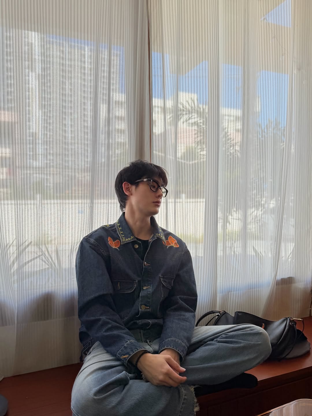 บุ๊ค - กษิดิ์เดช ปลูกผล