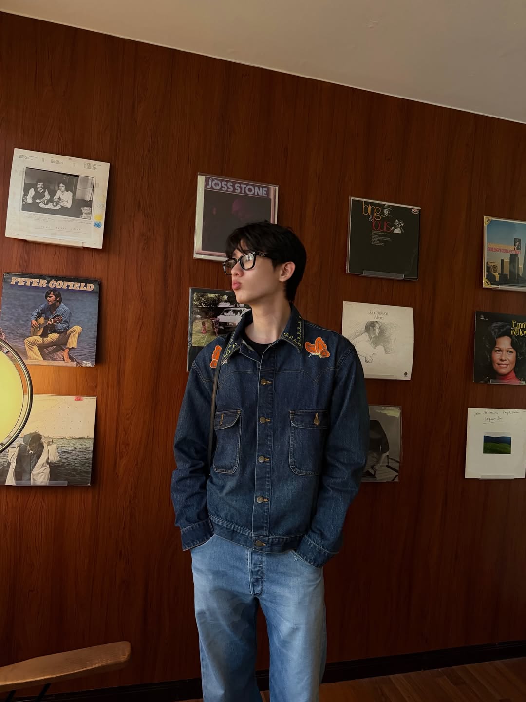 บุ๊ค - กษิดิ์เดช ปลูกผล