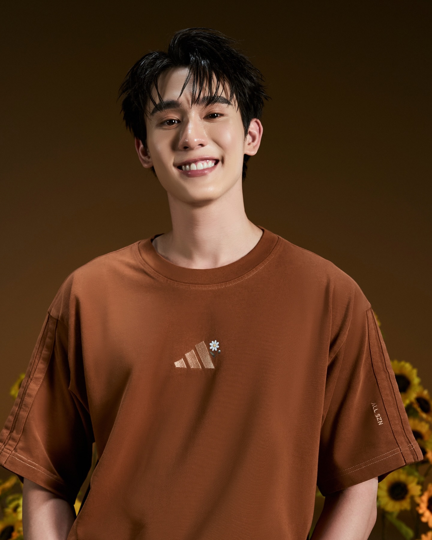 บุ๊ค - กษิดิ์เดช ปลูกผล