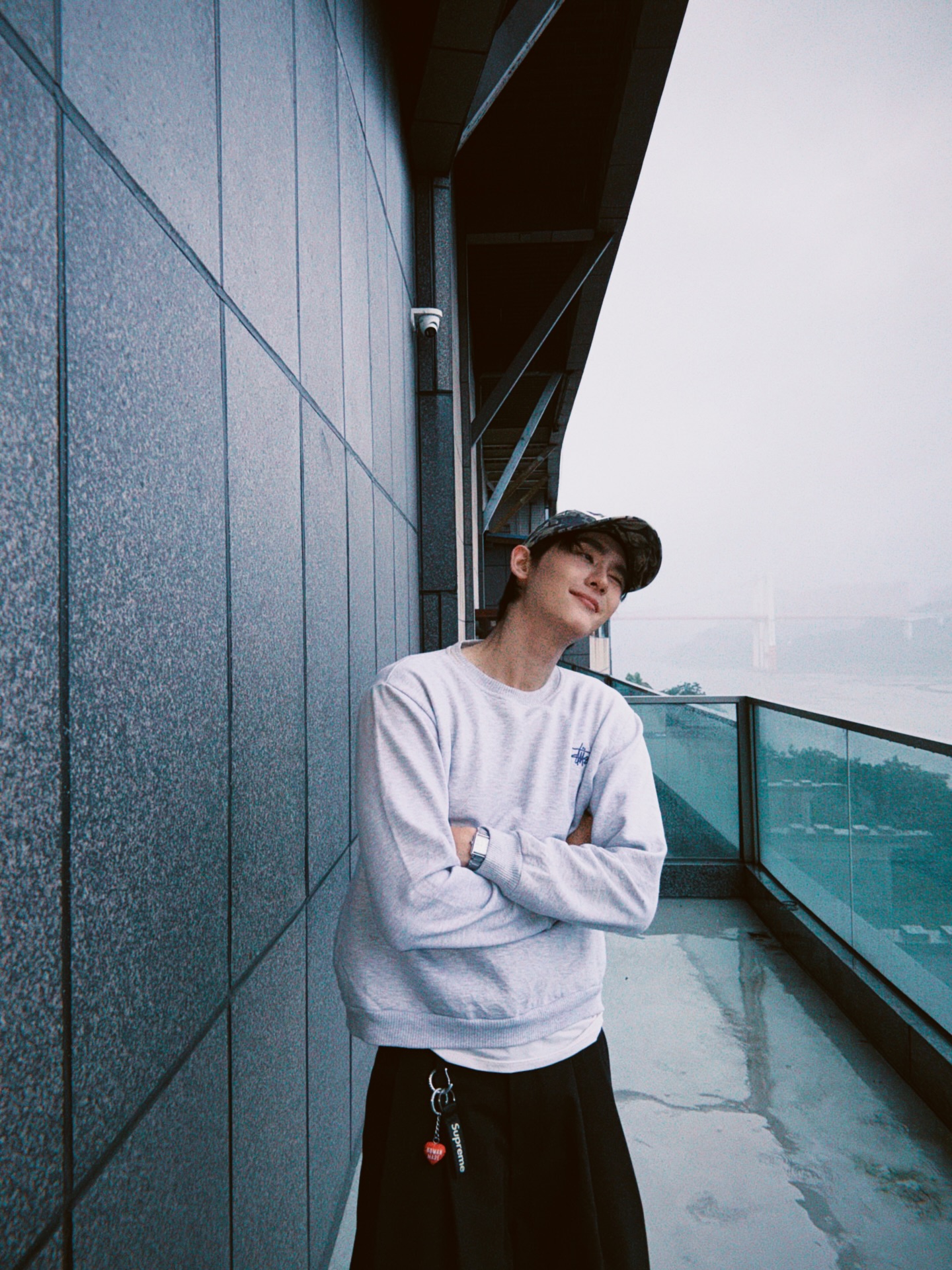 บุ๊ค - กษิดิ์เดช ปลูกผล