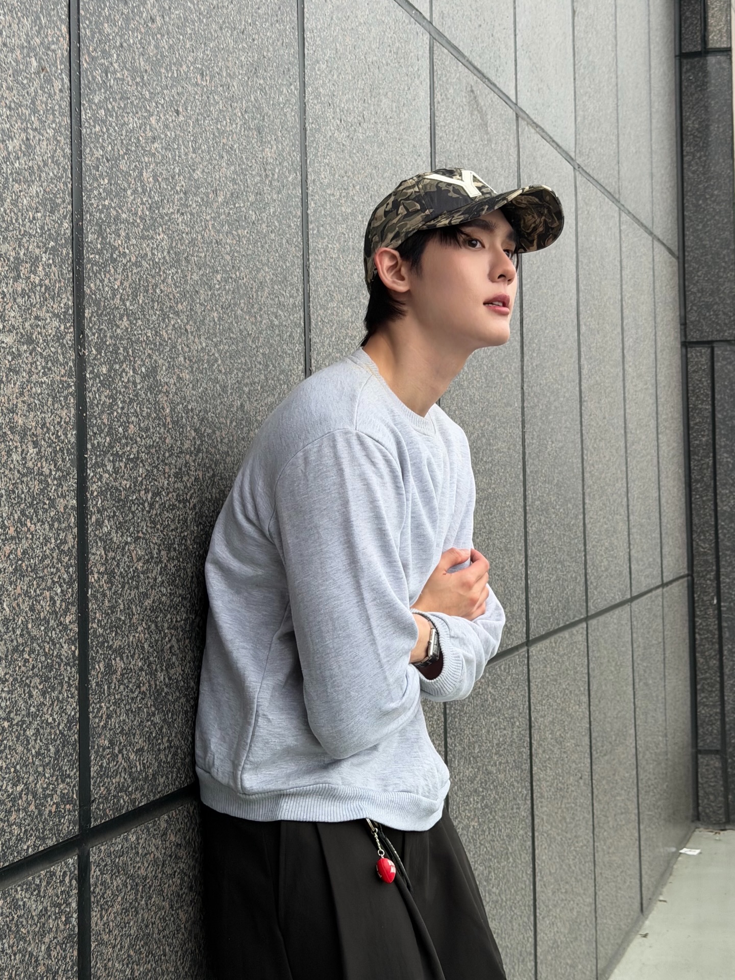 บุ๊ค - กษิดิ์เดช ปลูกผล