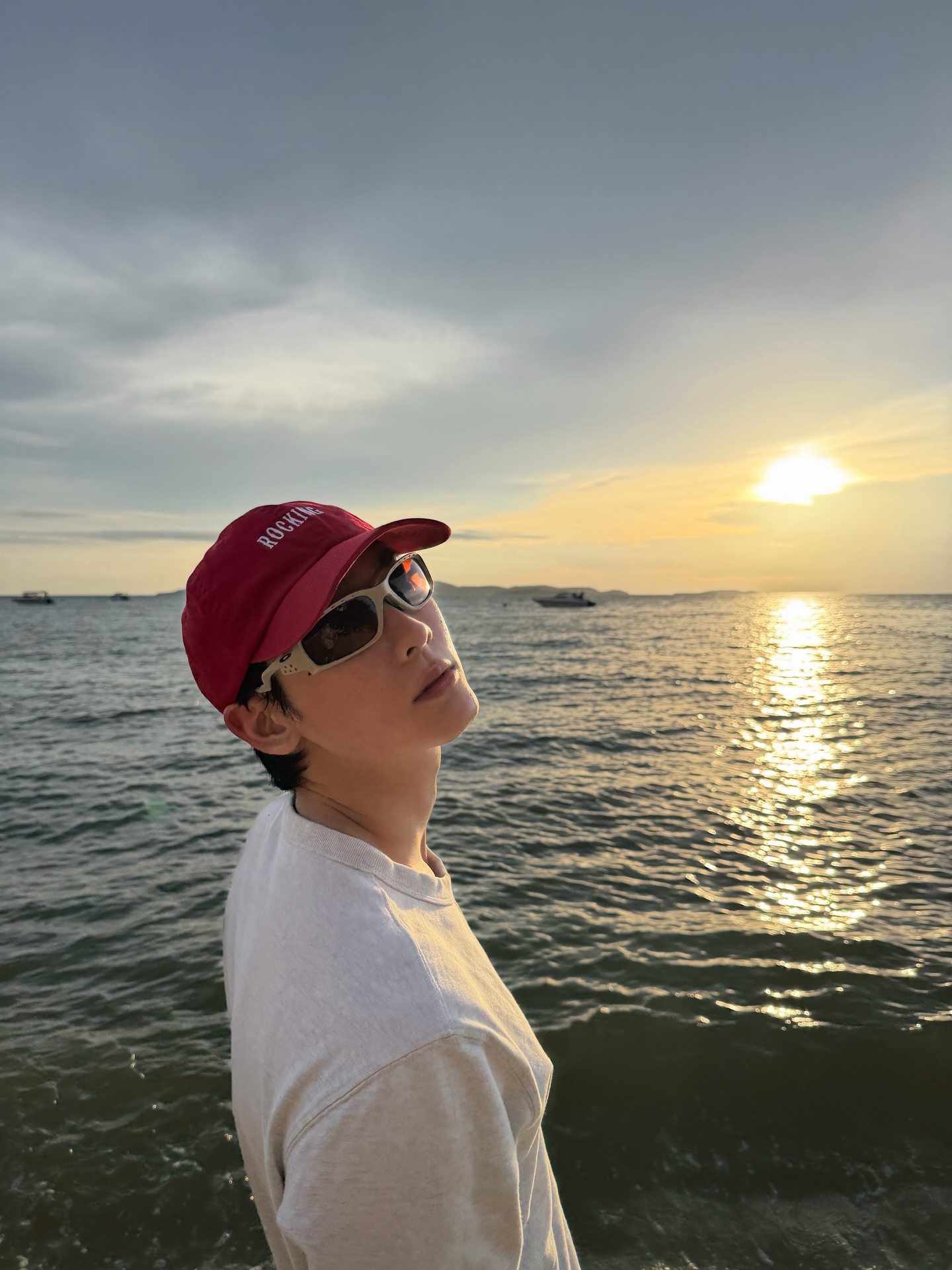 บุ๊ค - กษิดิ์เดช ปลูกผล