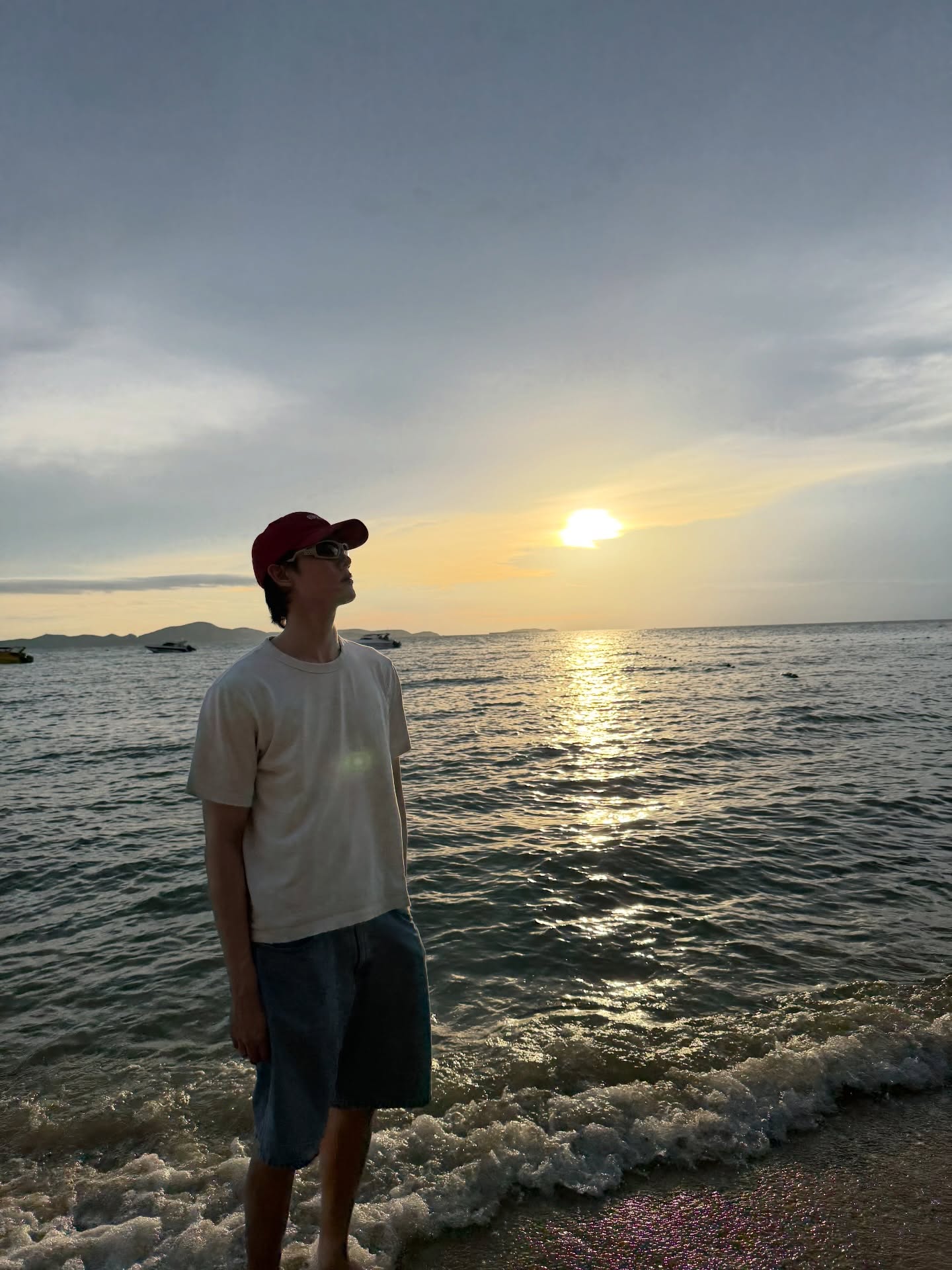 บุ๊ค - กษิดิ์เดช ปลูกผล