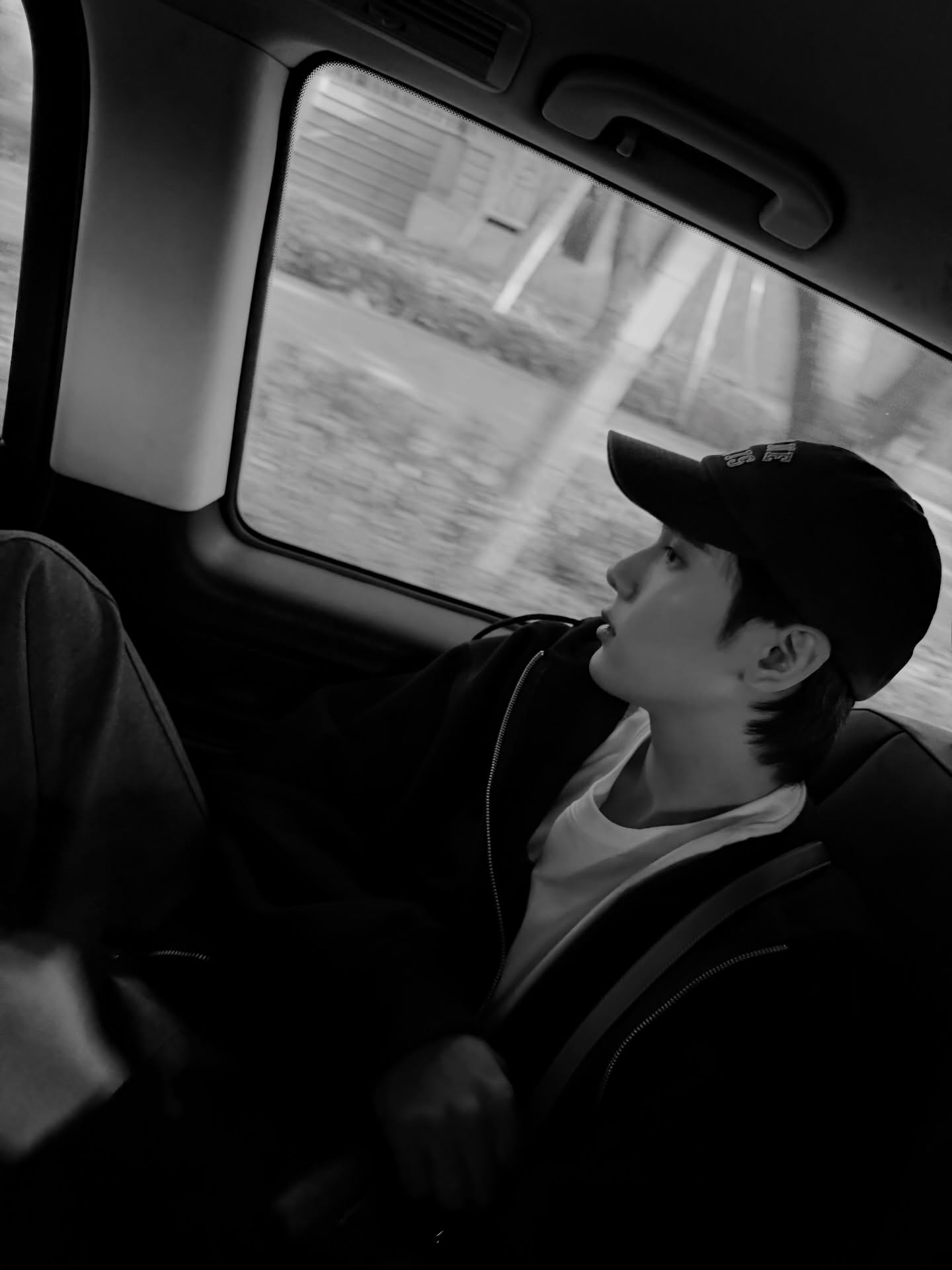 บุ๊ค - กษิดิ์เดช ปลูกผล