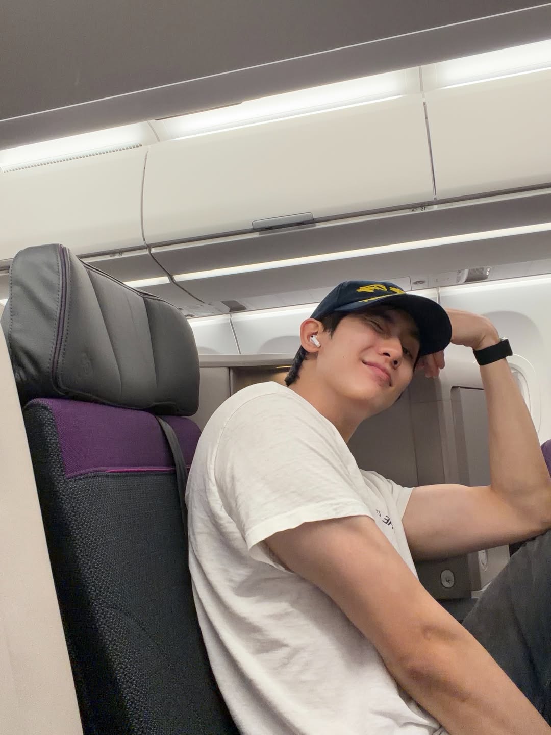 บุ๊ค - กษิดิ์เดช ปลูกผล