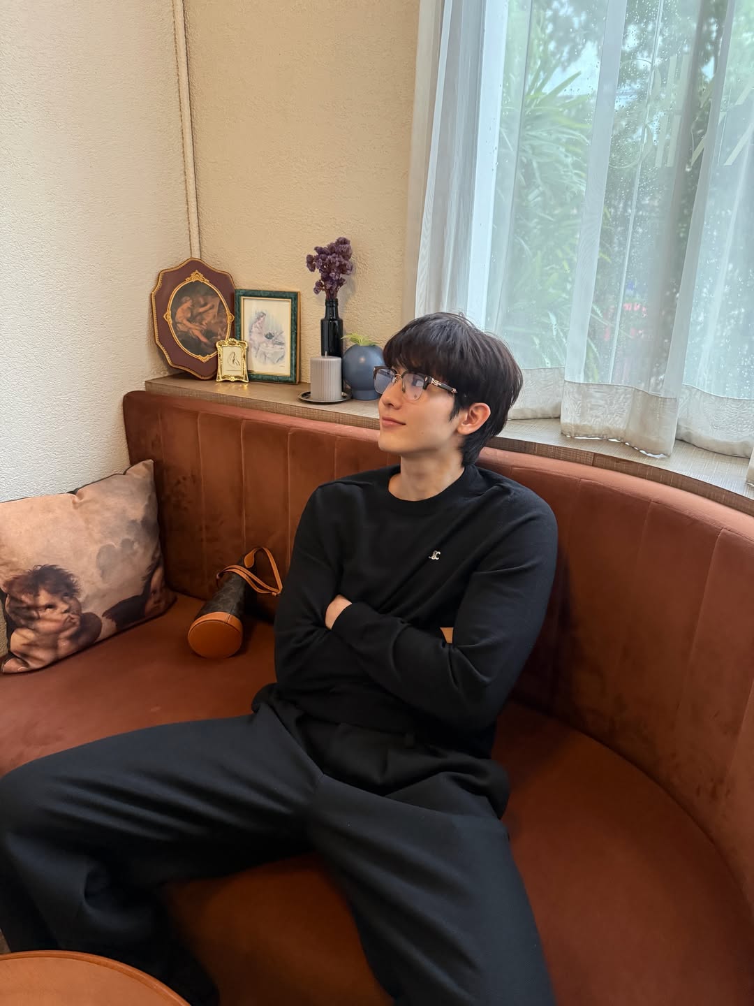 บุ๊ค - กษิดิ์เดช ปลูกผล