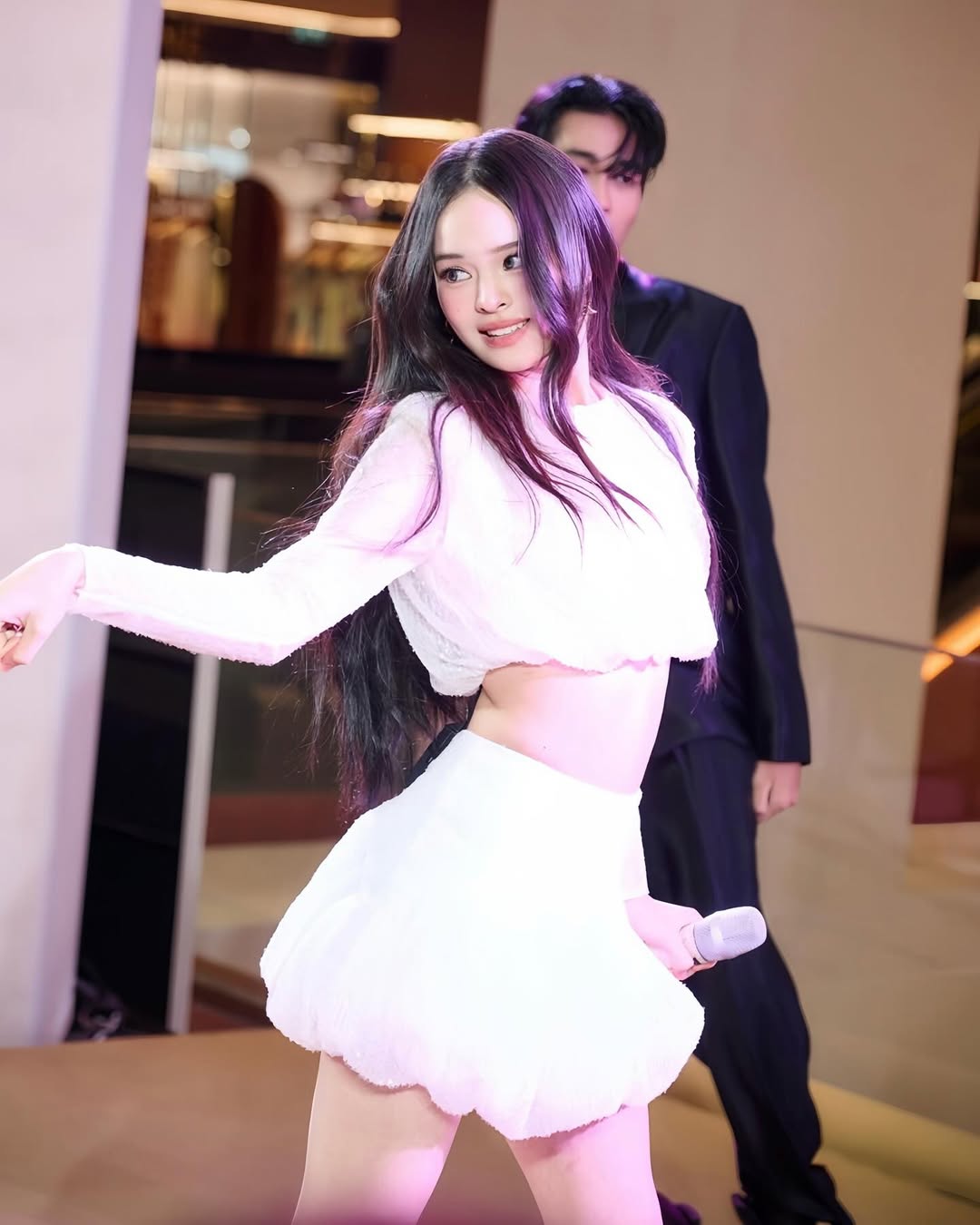 แอลลี่ - อชิรญา นิติพน