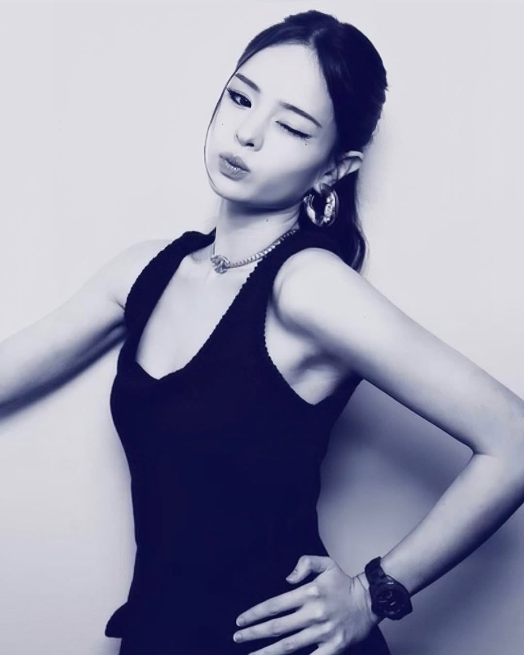 แอลลี่ - อชิรญา นิติพน