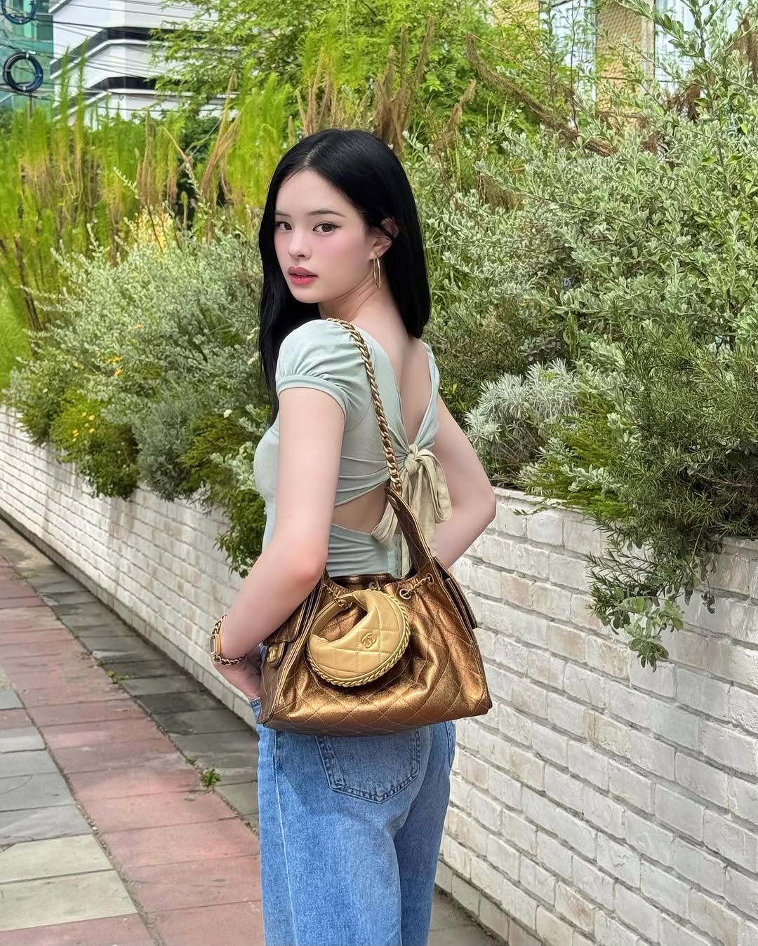 แอลลี่ - อชิรญา นิติพน