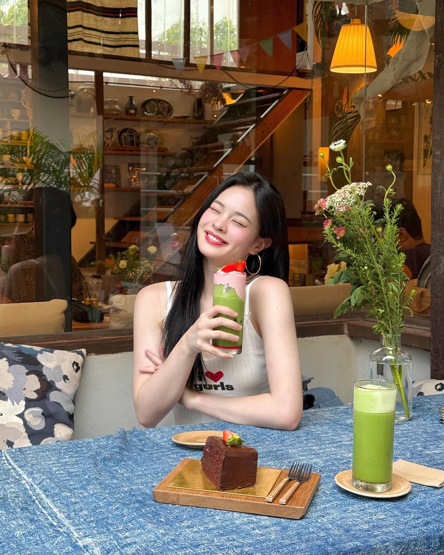 แอลลี่ - อชิรญา นิติพน