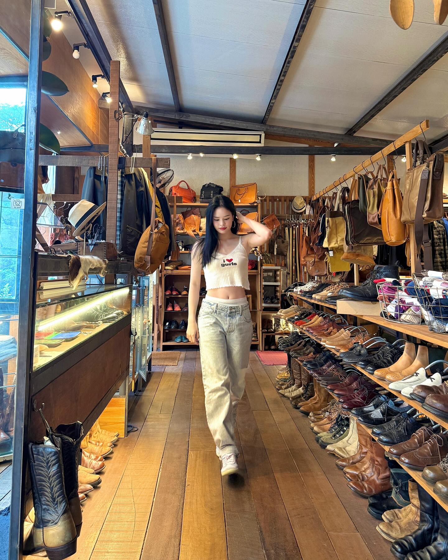 แอลลี่ - อชิรญา นิติพน