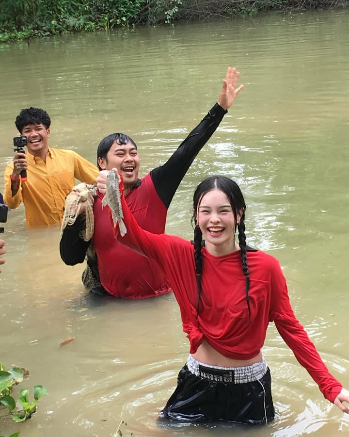 แอลลี่ - อชิรญา นิติพน