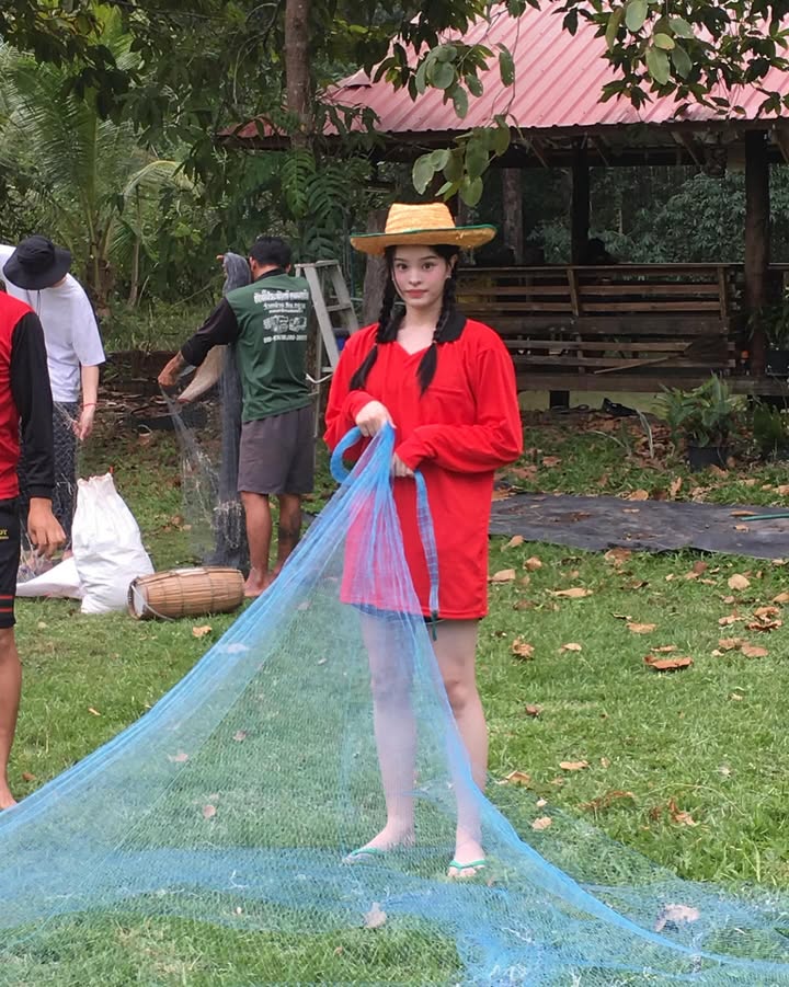 แอลลี่ - อชิรญา นิติพน