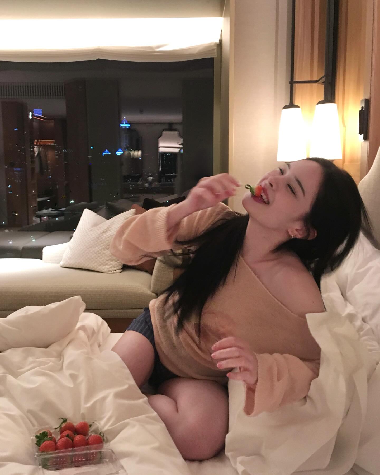 แอลลี่ - อชิรญา นิติพน