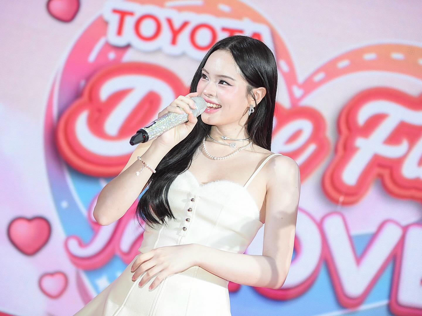 แอลลี่ - อชิรญา นิติพน