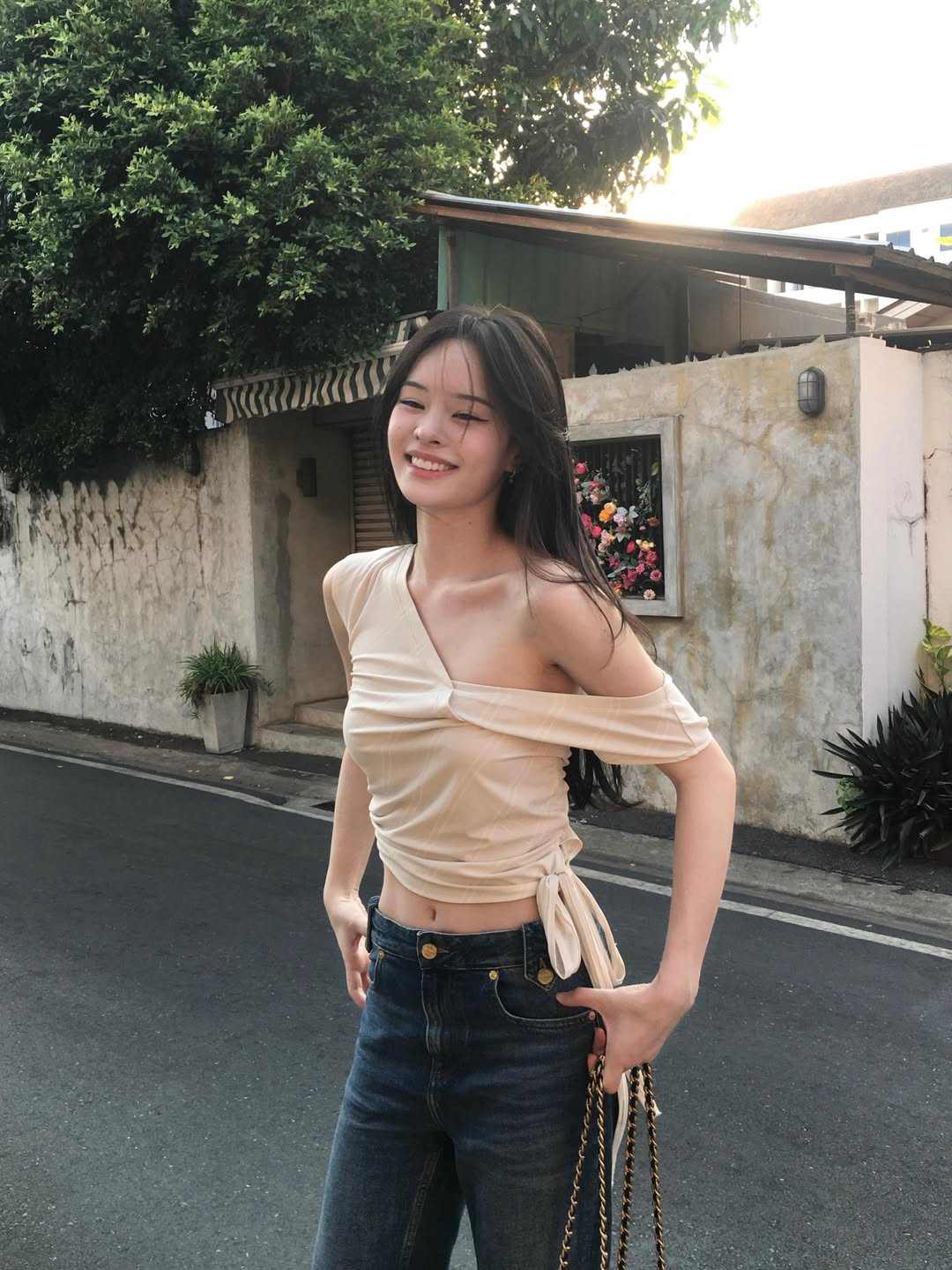 แอลลี่ - อชิรญา นิติพน