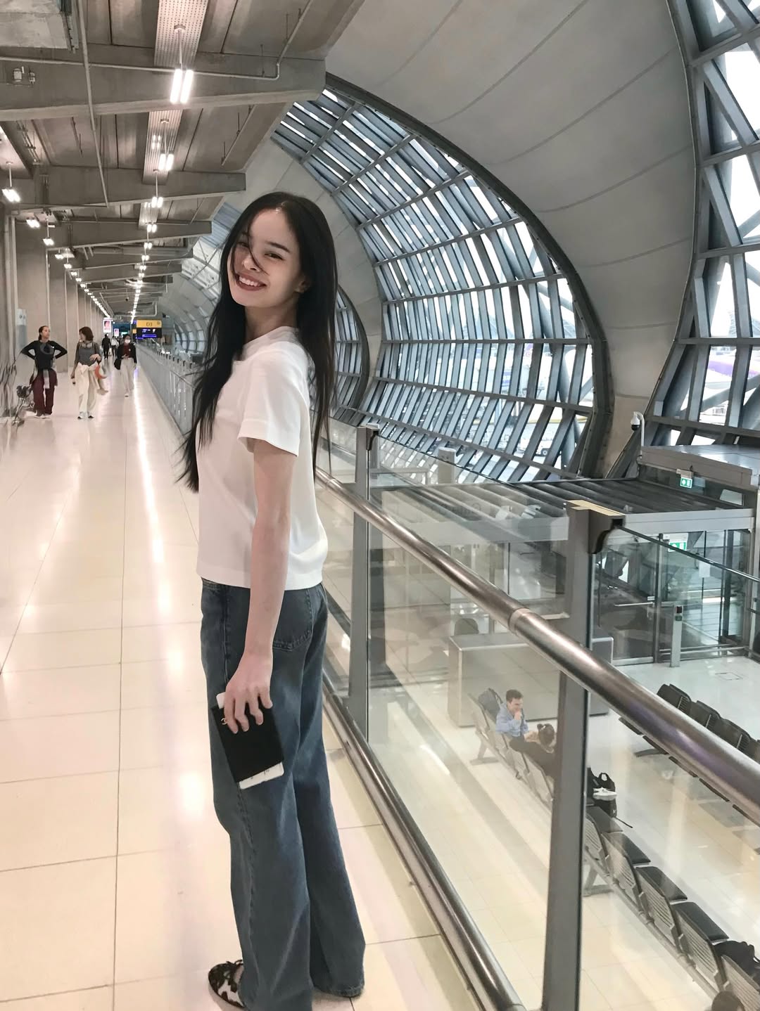 แอลลี่ - อชิรญา นิติพน