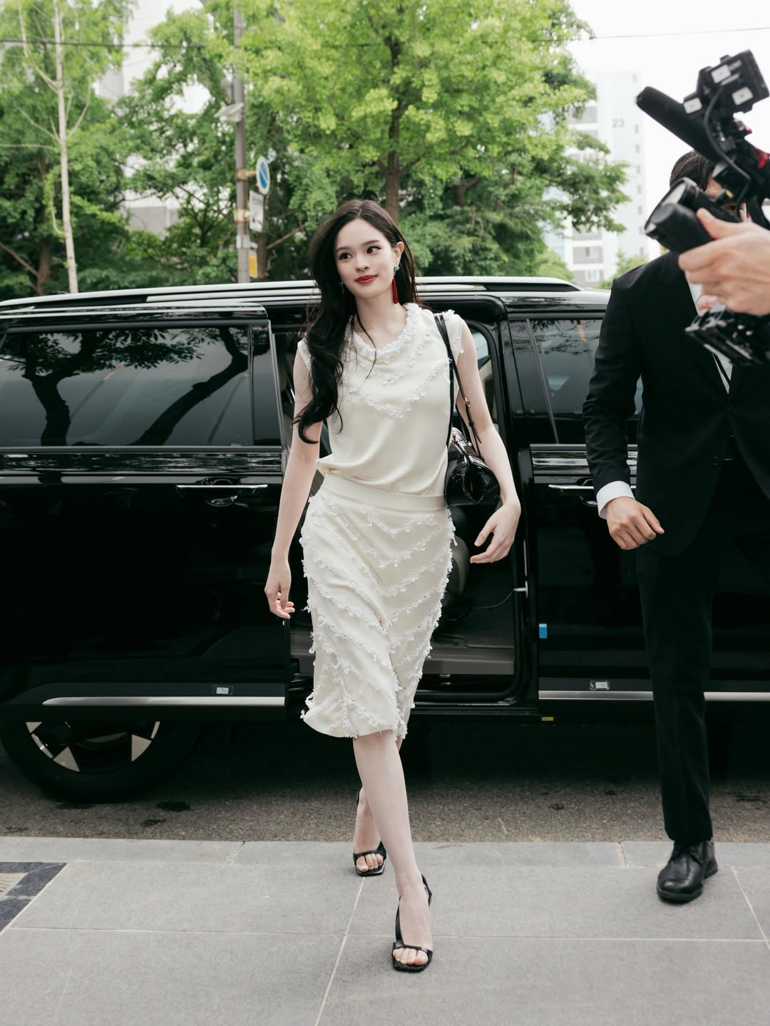 แอลลี่ - อชิรญา นิติพน