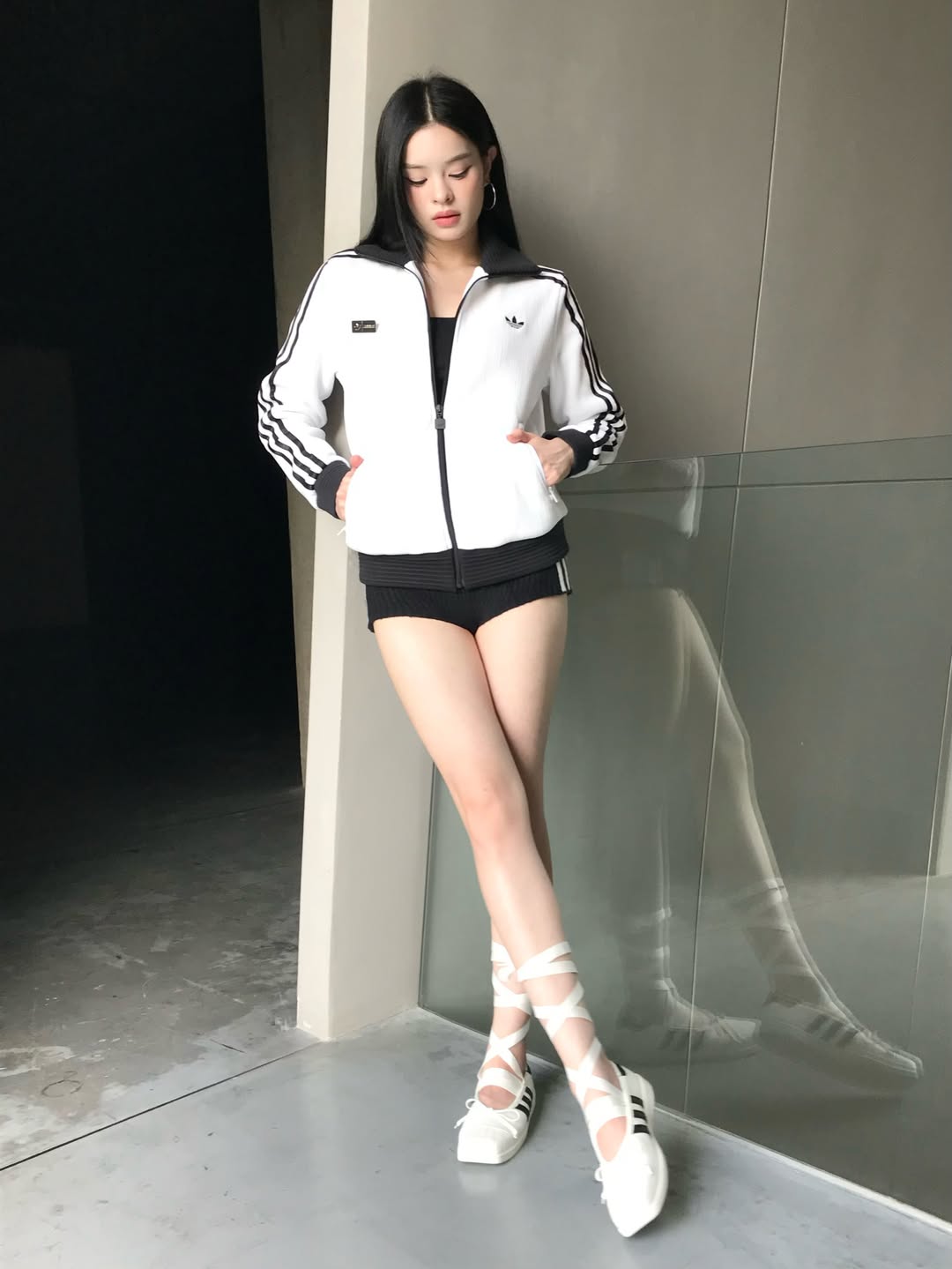 แอลลี่ - อชิรญา นิติพน