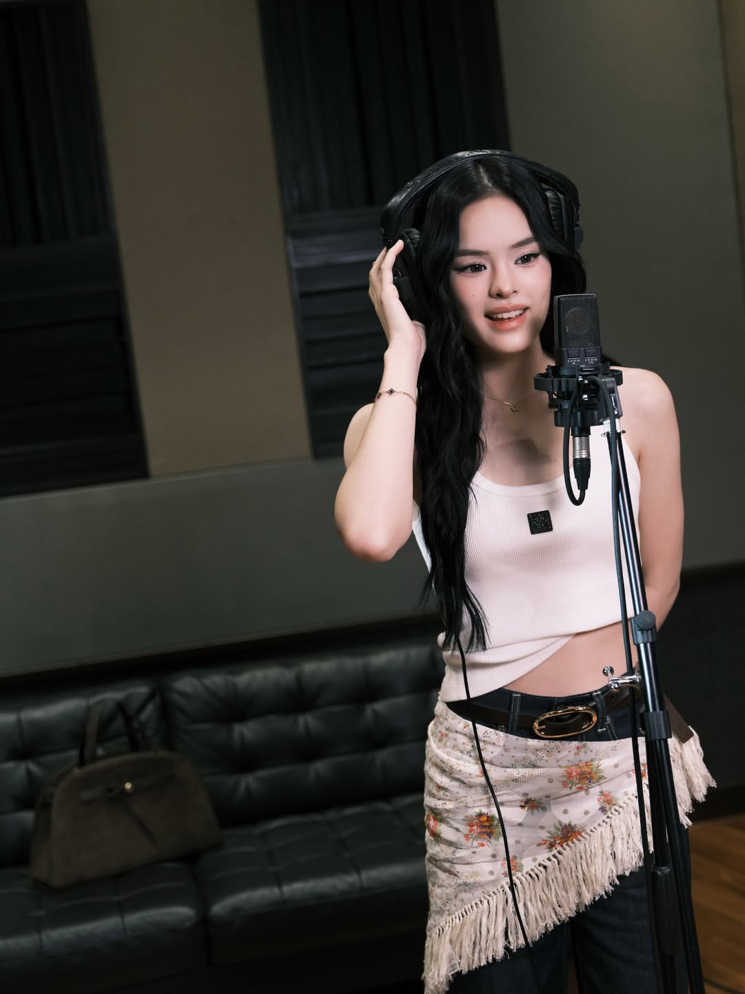 แอลลี่ - อชิรญา นิติพน