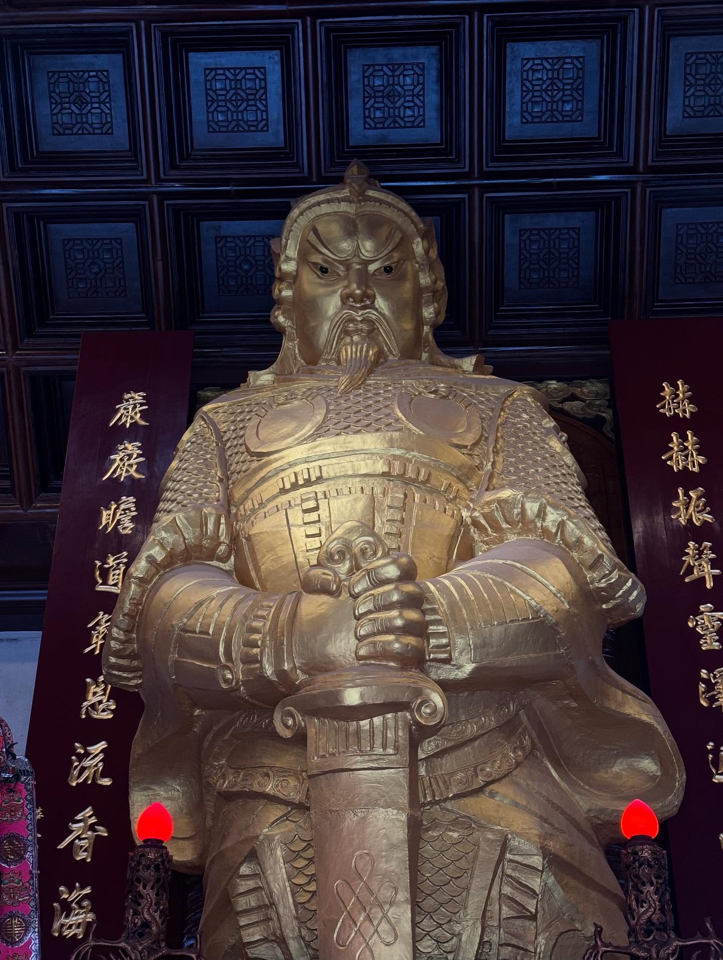 แบงค์ - ธิติ มหาโยธารักษ์