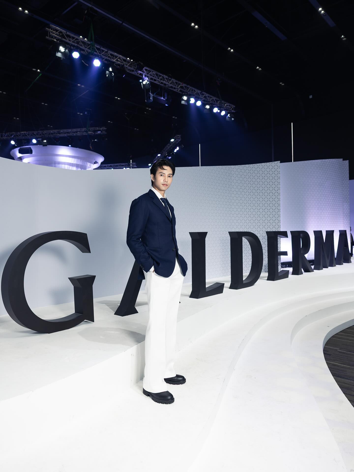 แบงค์ - ธิติ มหาโยธารักษ์