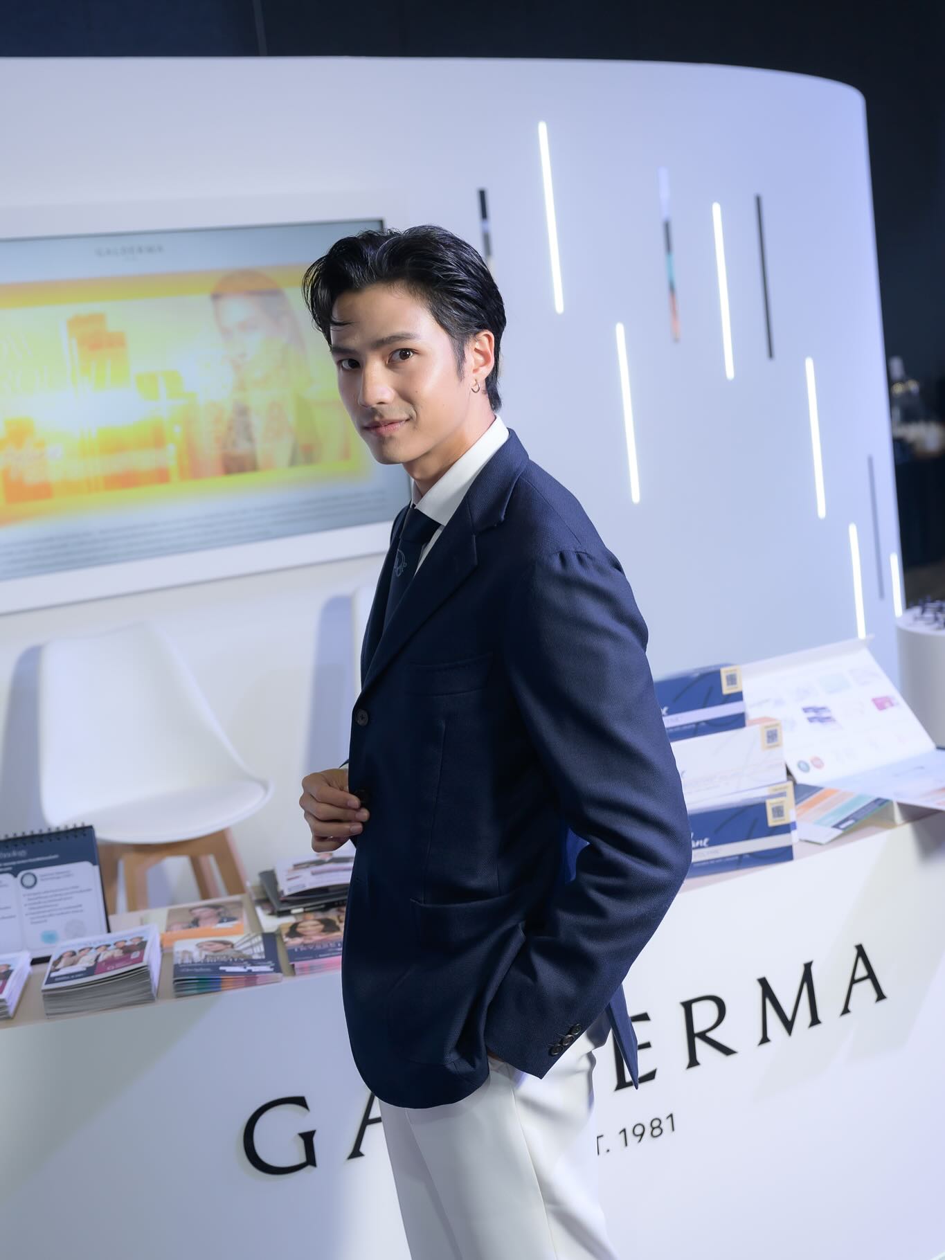 แบงค์ - ธิติ มหาโยธารักษ์