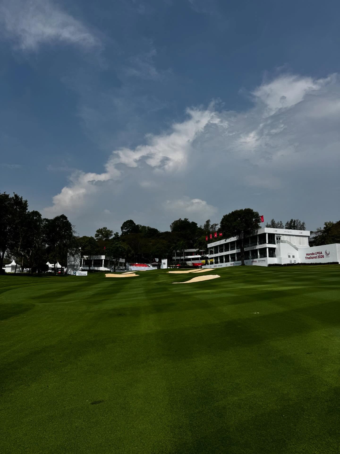 แบงค์ - ธิติ มหาโยธารักษ์