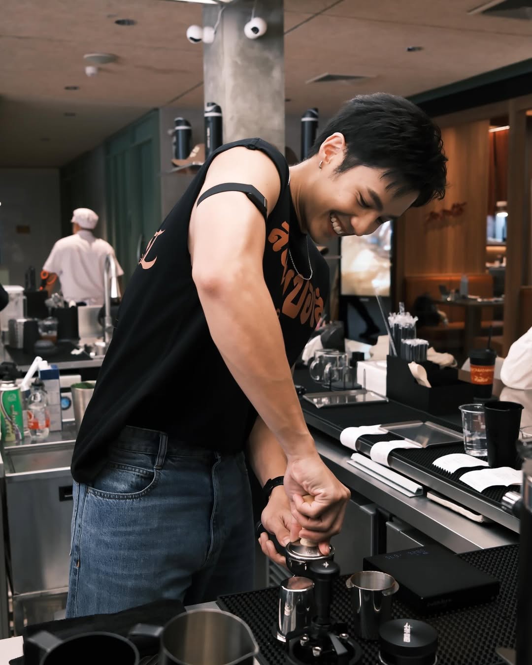 แบงค์ - ธิติ มหาโยธารักษ์