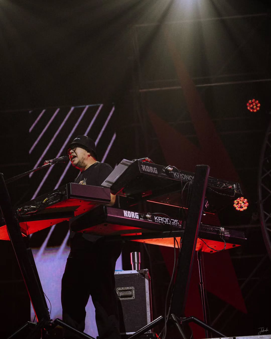 ตูน - อาทิวราห์ คงมาลัย