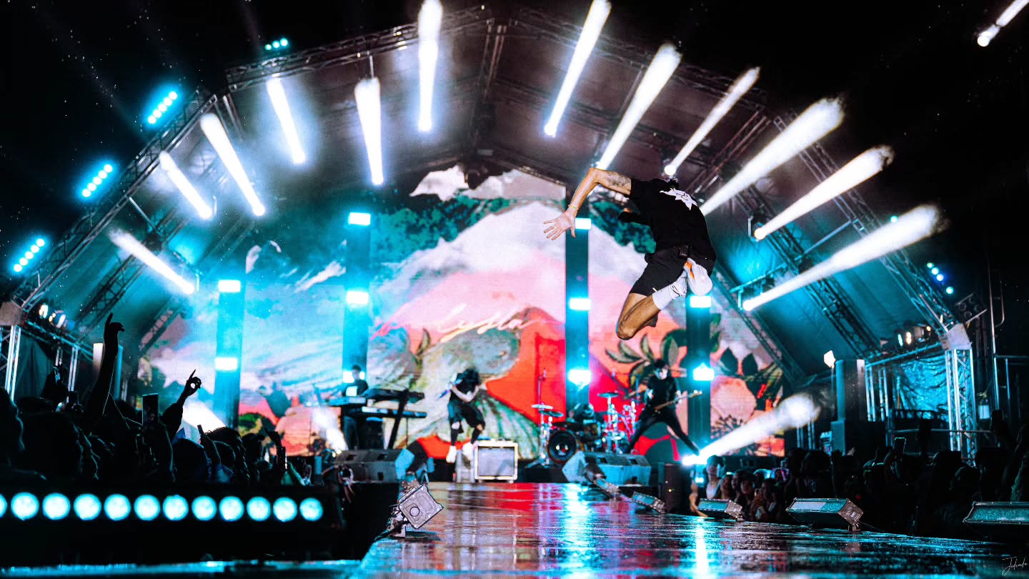 ตูน - อาทิวราห์ คงมาลัย