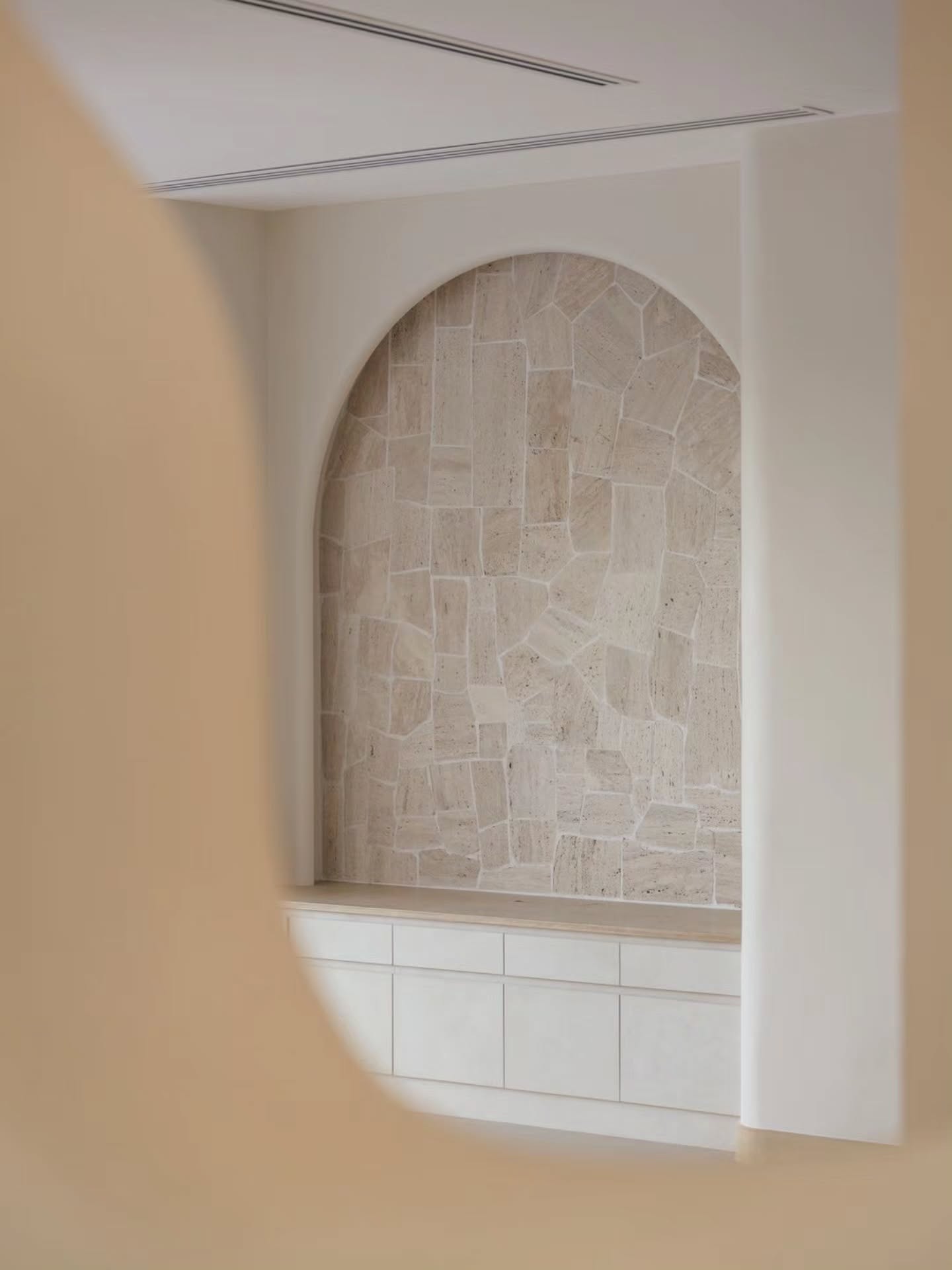 ตูน - อาทิวราห์ คงมาลัย