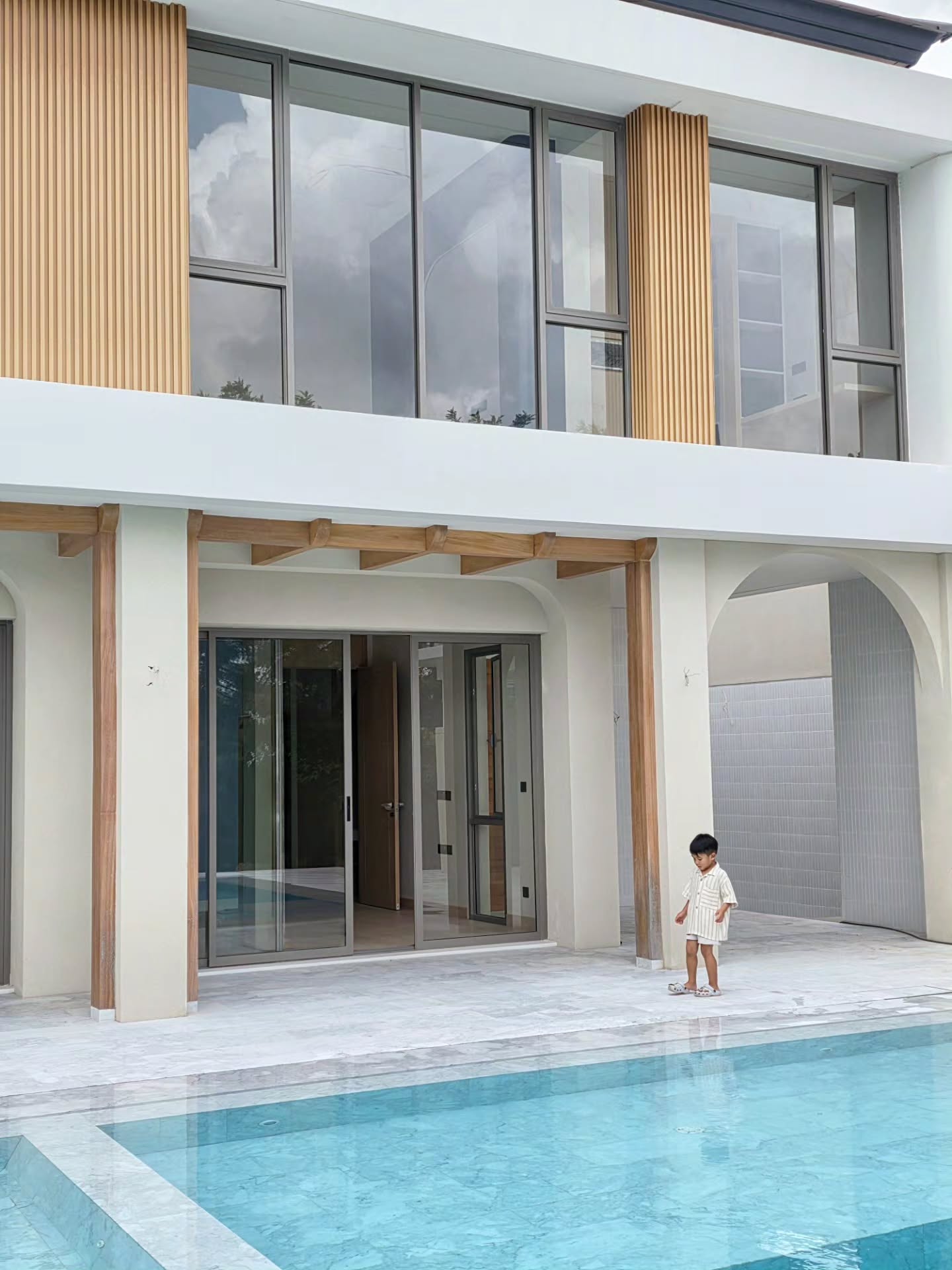 ตูน - อาทิวราห์ คงมาลัย